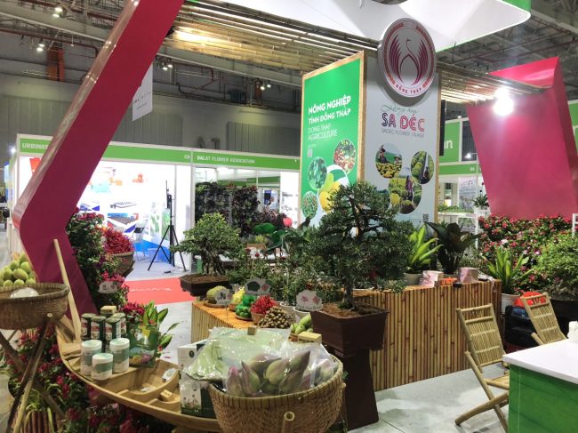 thi công gian hàng Đồng Tháp tại SECC